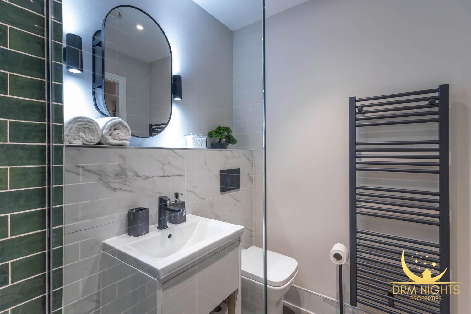 Modern 1-Bedroom Apartment In Leeds City Centre Sleeps 2 Central Station ภายนอก รูปภาพ